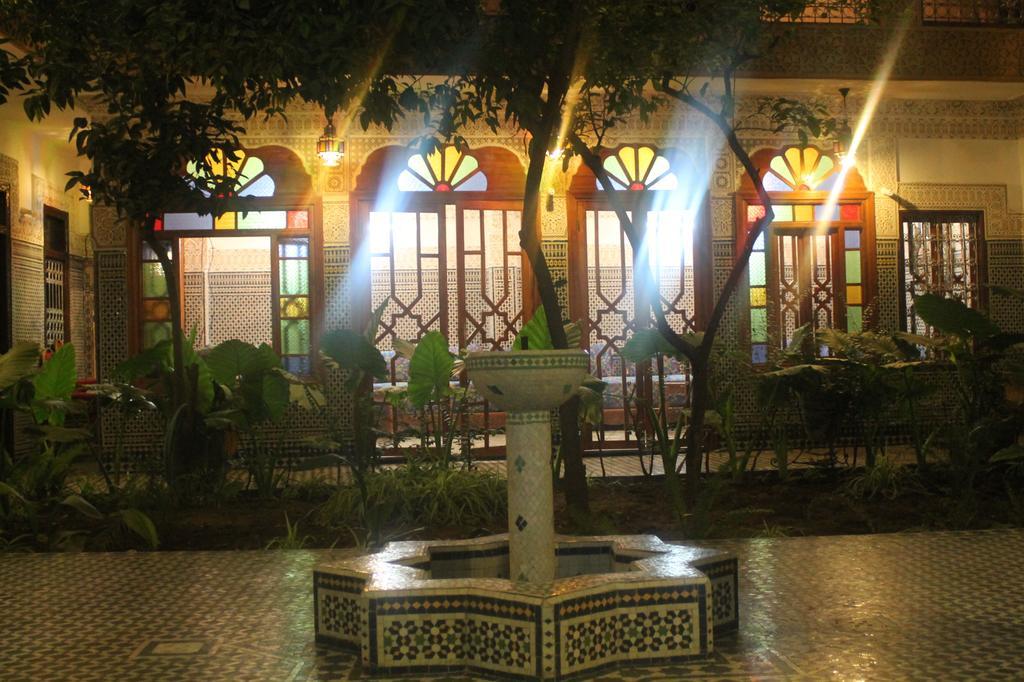 Riad Les Chrifis Navette Aeroport 24 Sur 24 Fès Exteriér fotografie